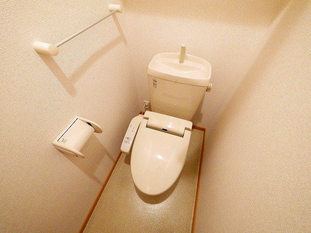 グラツィオーソ・エテルノのトイレ|落ち着いた色調のトイレです