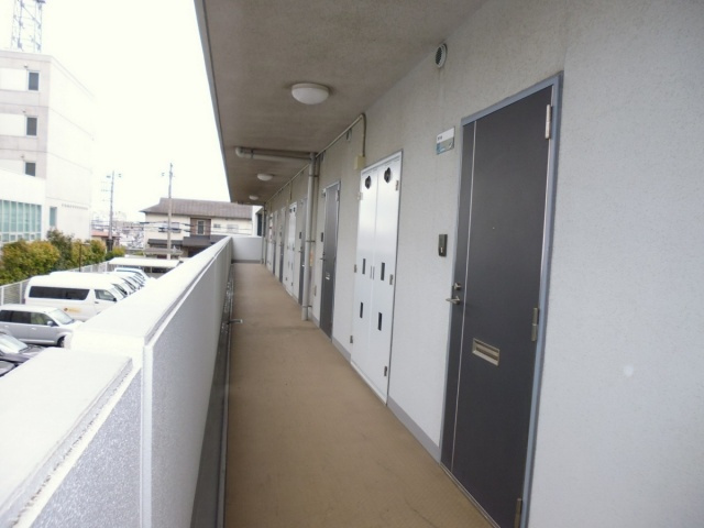 アーバンエース西神戸パルの玄関