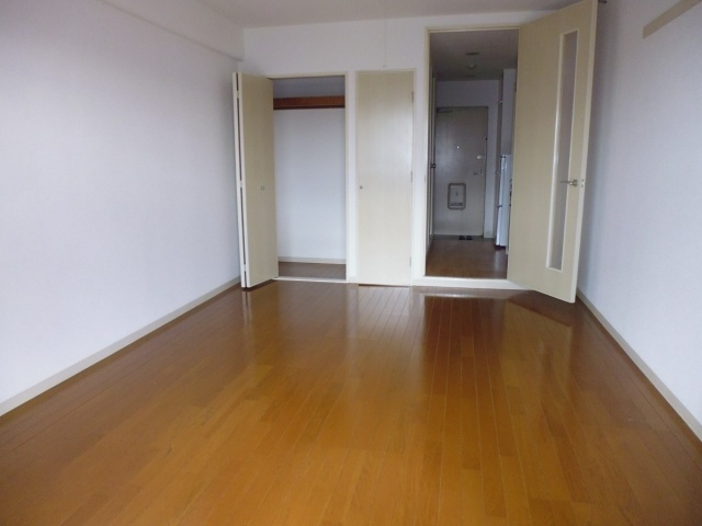 アーバンエース西神戸パルの居間・リビング