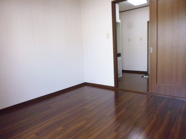 ハイツフェイバリットの洋室