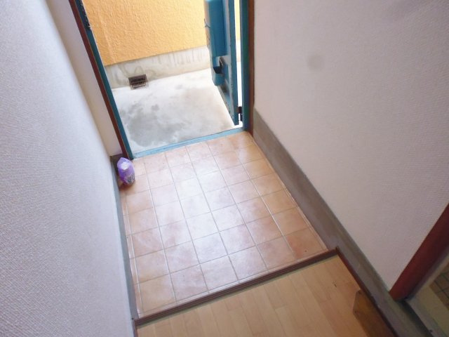 明神マンション2号の玄関|同物件の別部屋の物です（イメージ）
