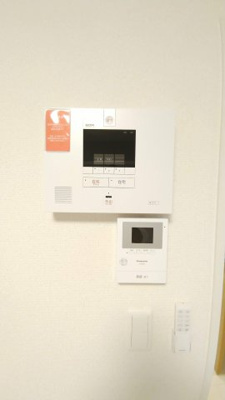 【セキュリティ】 | 美浜 | IH&ラジエントヒーターの2口コンロ完備　同タイプ室内※参考写真