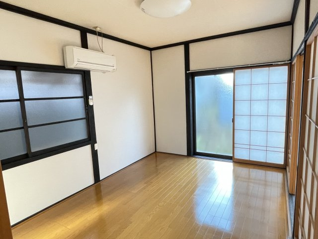 西南角の居間・リビング|キッチンです