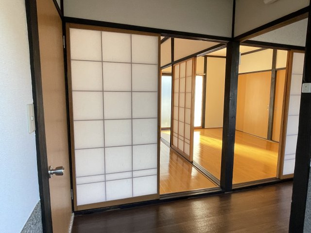 西南角の玄関