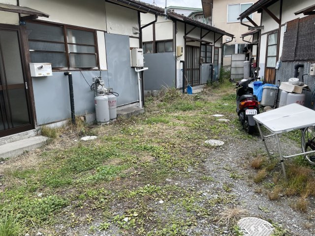 西南角の駐車場