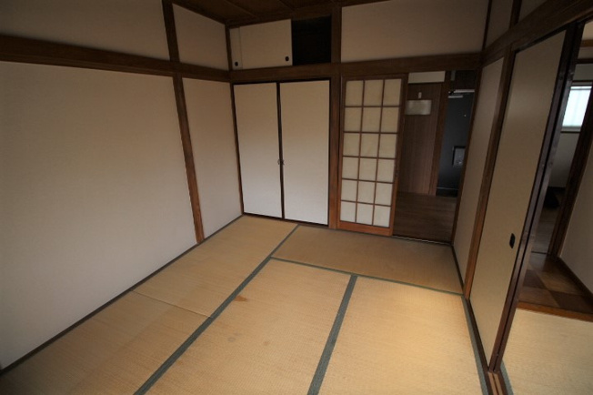 【和室】 | ひぐらし荘 | 和室6畳となっております♪