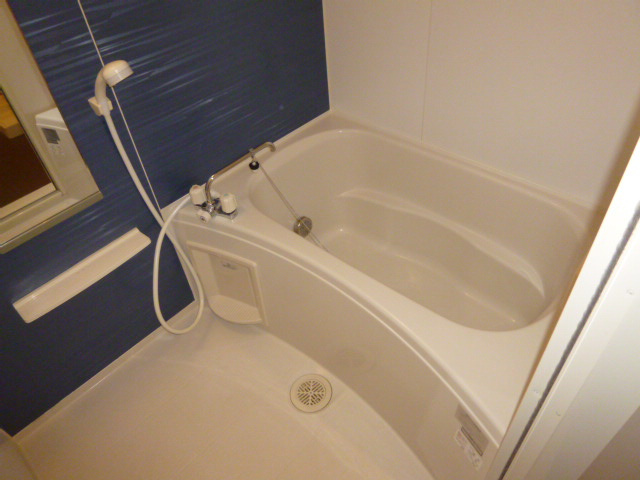 カーサ　ド・マーニＡの浴室|追い焚きバス