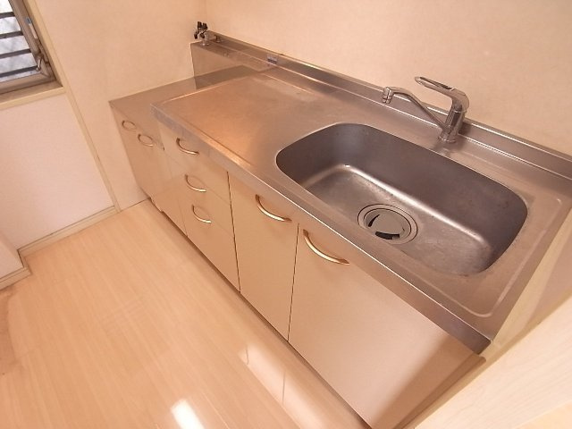 カルティス天神南のキッチン