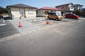 【駐車場】