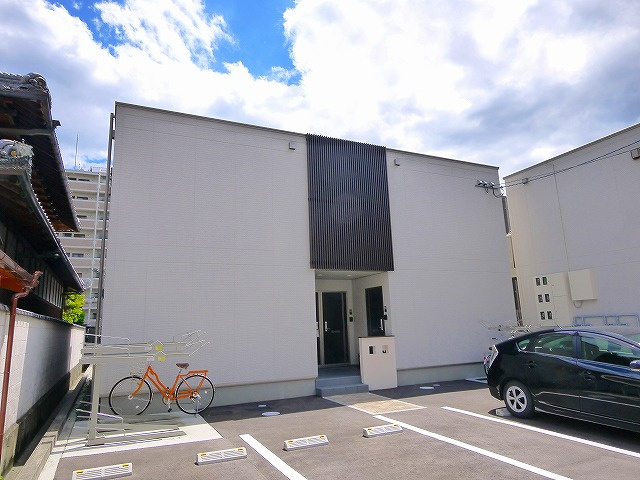 ラシーネ新大宮アクシス