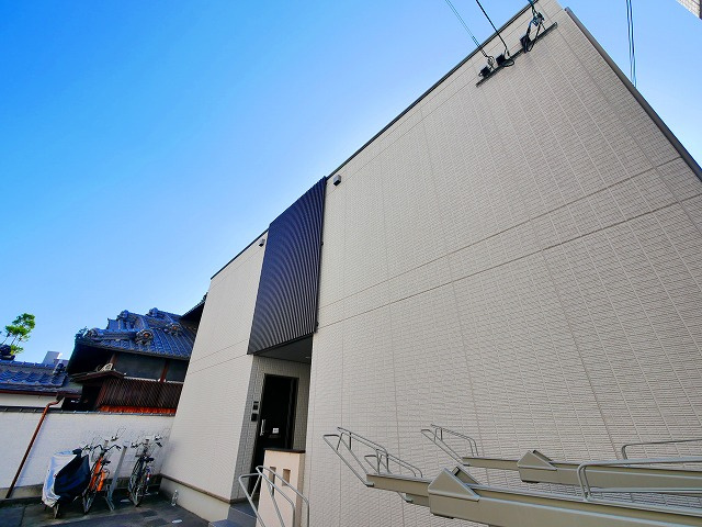 ラシーネ新大宮アクシスの外観