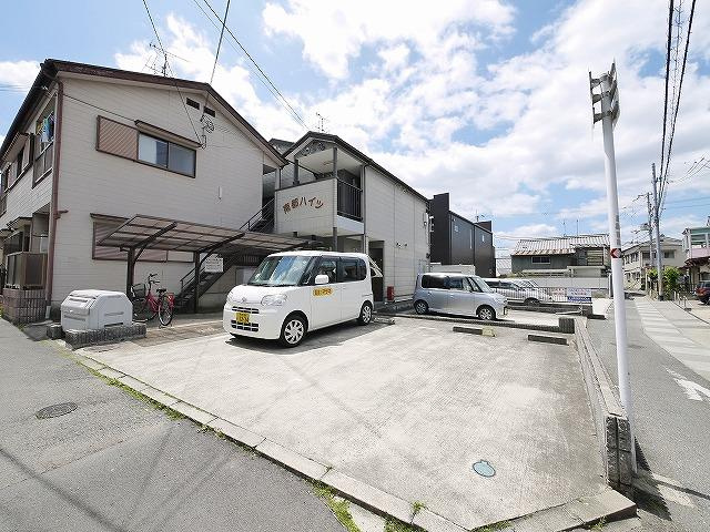 南都ハイツ茶の駐車場