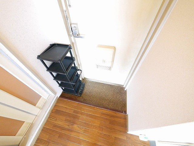 ジュネス神殿の玄関|明るい玄関です