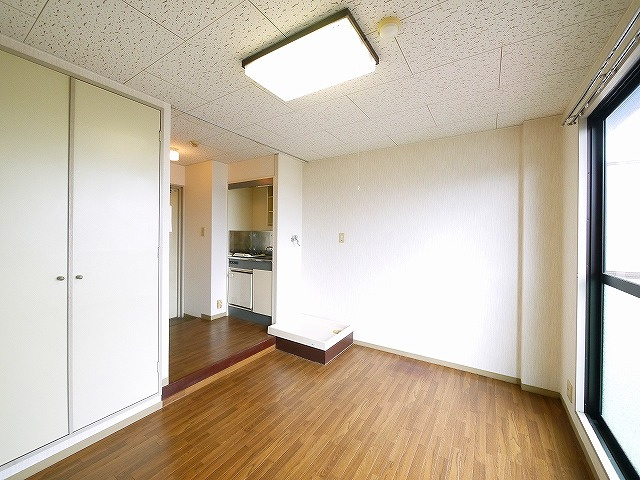 ジュネス神殿の居間・リビング|居間です