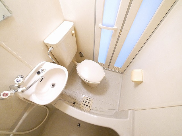 ジュネス神殿のトイレ|ゆったりとした空間のトイレです