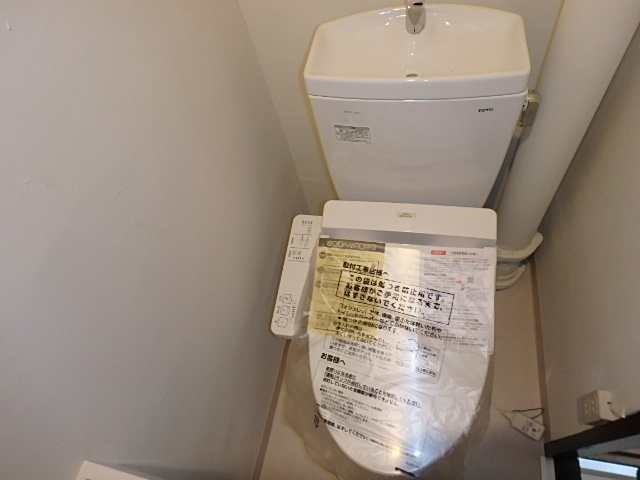 高砂市竜山１丁目の賃貸マンションのトイレ|※別のお部屋のお写真です※