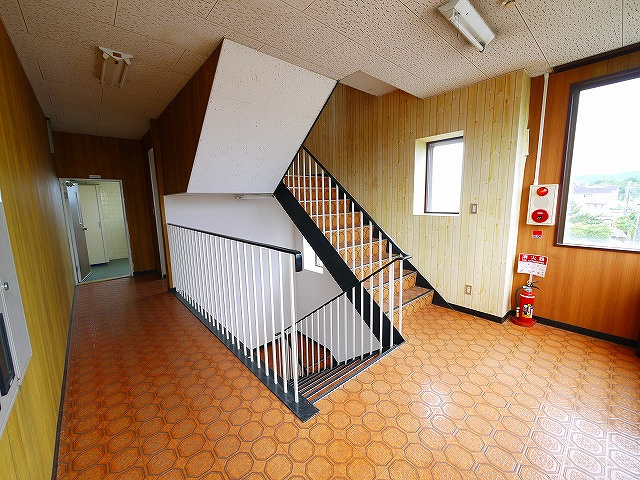 大和第3ビルの内装