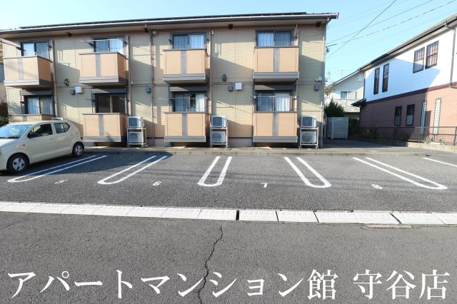 Dearcourtの駐車場