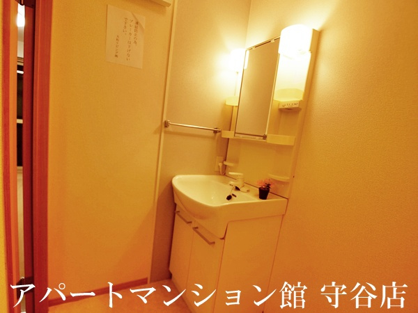 Dearcourtの洗面所