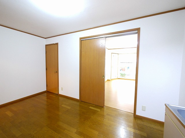 サン・イックスの内装|明るい色調の室内です