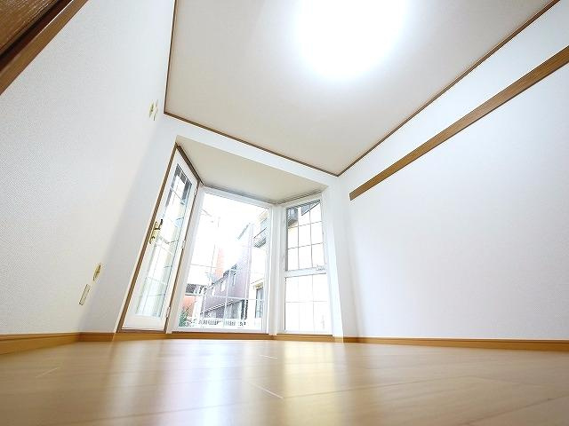 サン・イックスの洋室|落ち着いた色調の洋室です