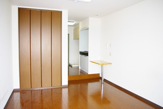 スタジオMの寝室|ゆとりの広さです