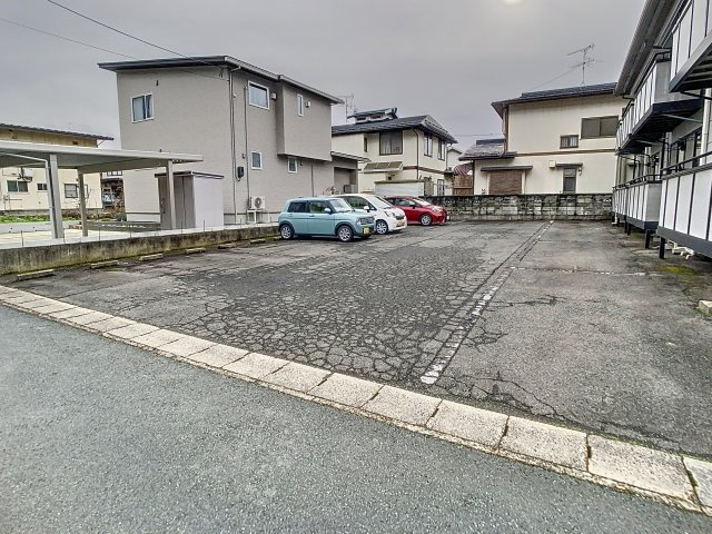 センティアムタナカの駐車場