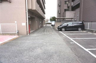 【駐車場】 | 防犯カメラ付いてます