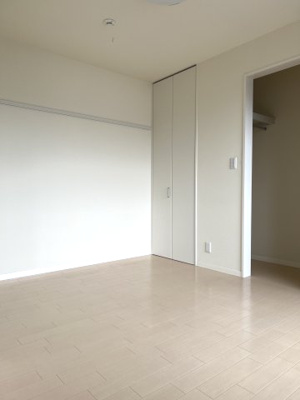 【洋室】 | ベニールシャルマン