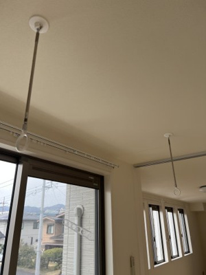 【設備】 | ベニールシャルマン | 室内物干し用フック・ホスクリーン