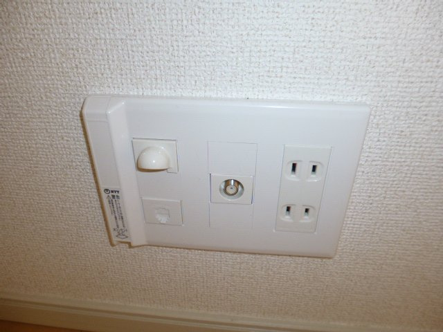 総社市井手のアパートの設備|ＴＶジャック・電話モジュラー