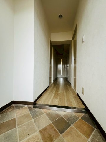 メルヴェーユ桃山台の玄関