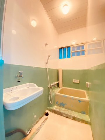 山手３丁目貸家の浴室