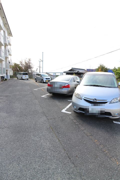 イリノハイツの駐車場