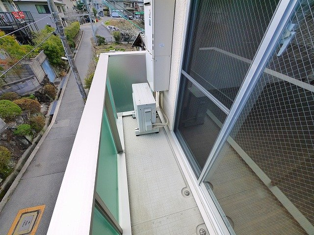 サニーイースト生駒のバルコニー|お洗濯に活躍するバルコニー
