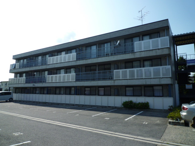 倉敷市西中新田の賃貸マンションの外観