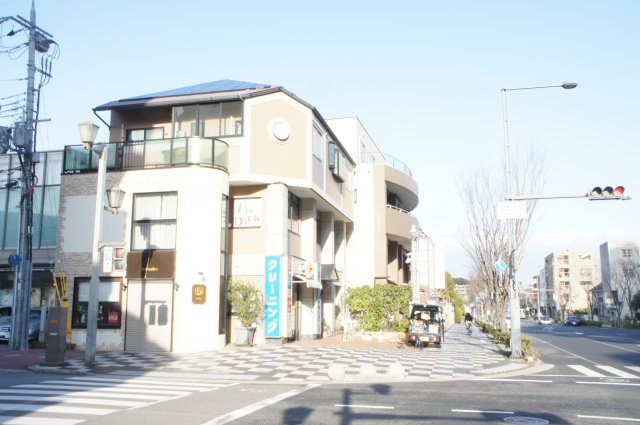 【外観】 | プティビル | ラポルテ北館側（西側）から