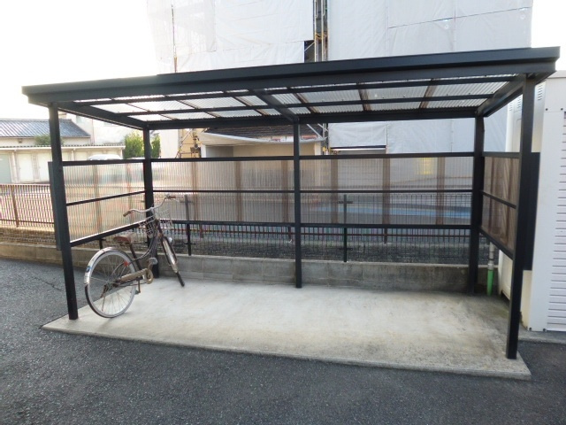 倉敷市白楽町のアパートのその他共用部分|自転車置き場