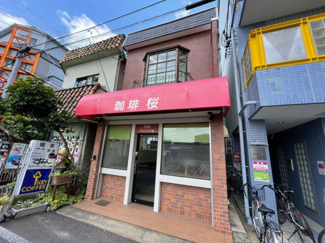 高山店舗の外観