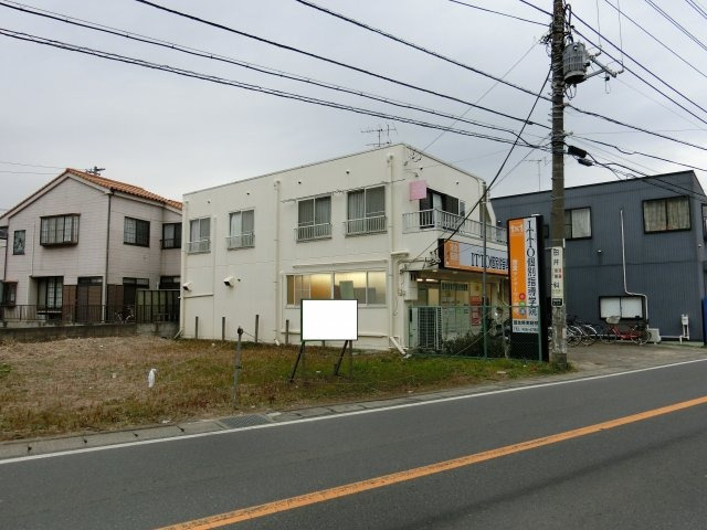 習志野市東習志野5丁目　売地の前面道路含む現地写真