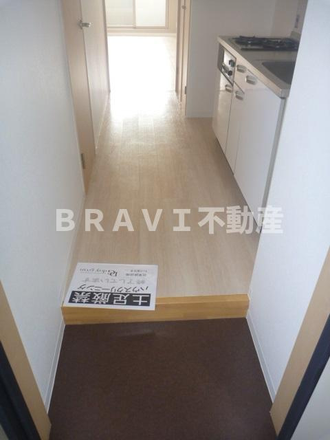CITY SPIRE心斎橋EAST（シティスパイアシンサイバシイースト）　BRAVI不動産の玄関|【CITY SPIRE心斎橋EAST】明るい玄関です