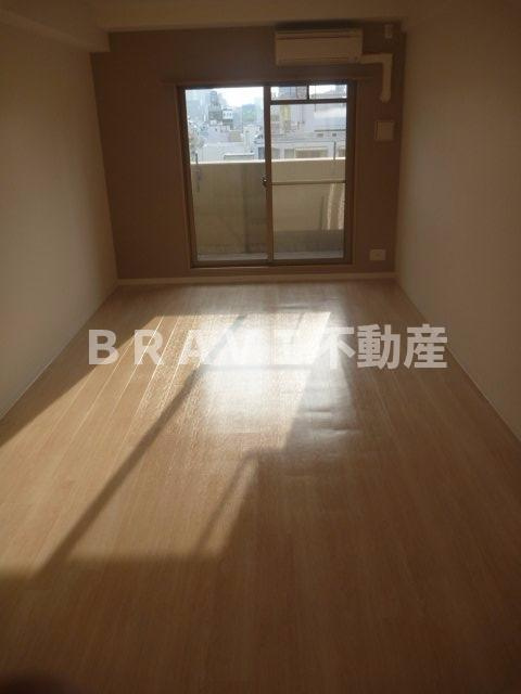 CITY SPIRE心斎橋EAST（シティスパイアシンサイバシイースト）　BRAVI不動産の洋室|【CITY SPIRE心斎橋EAST】落ち着いた色調の洋室です