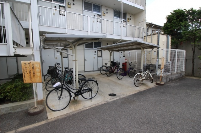 【外観】 | ドリームⅢ | ☆屋根付き駐輪場☆