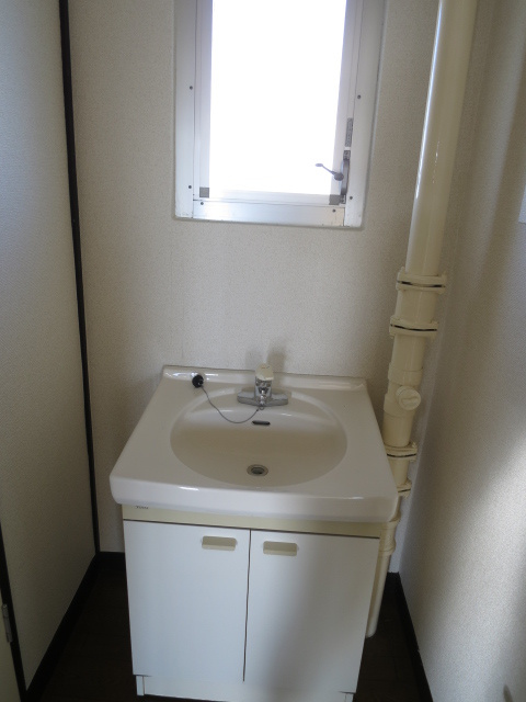 小川団地7号棟の独立洗面台