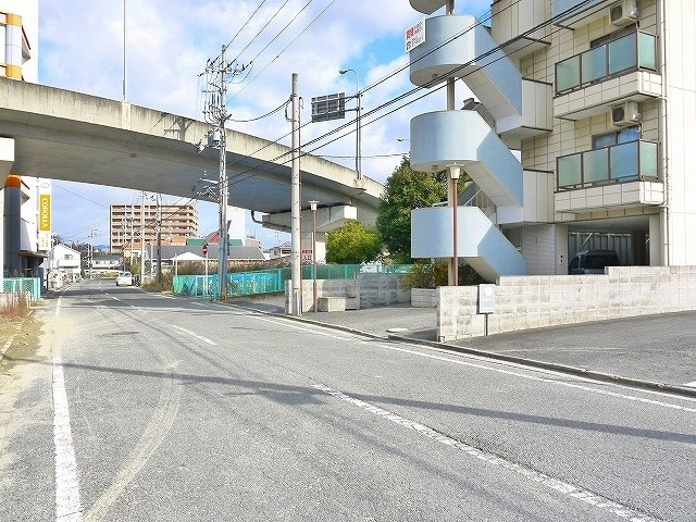 マキシム平城山の周辺