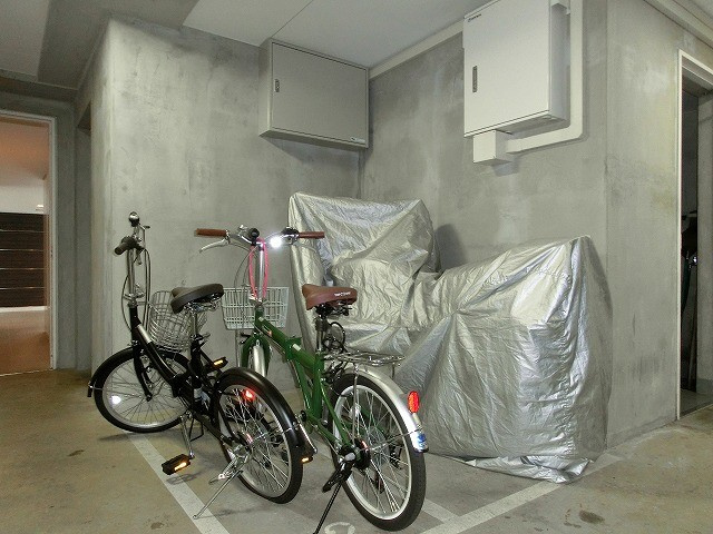 ラドゥセール浅草橋のその他共用部分|バイク置場