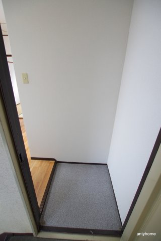 天神橋カエデハイツ　仲介手数料無料の玄関