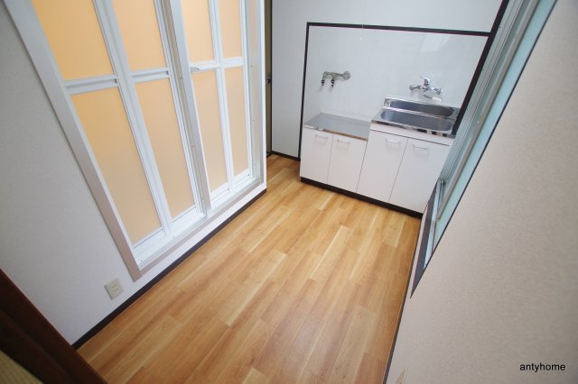 天神橋カエデハイツ　仲介手数料無料の居間・リビング