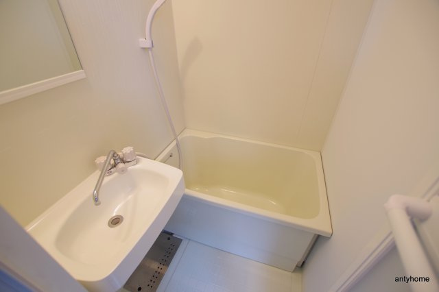 天神橋カエデハイツ　仲介手数料無料の浴室