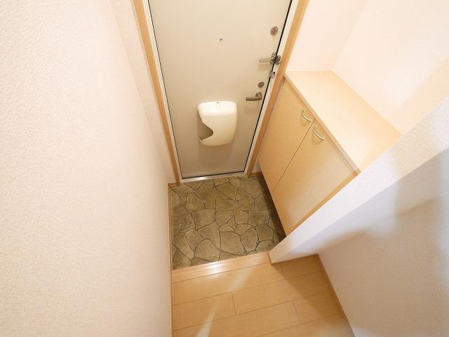 カリーノ　Ｂ棟の玄関|収納もある玄関です